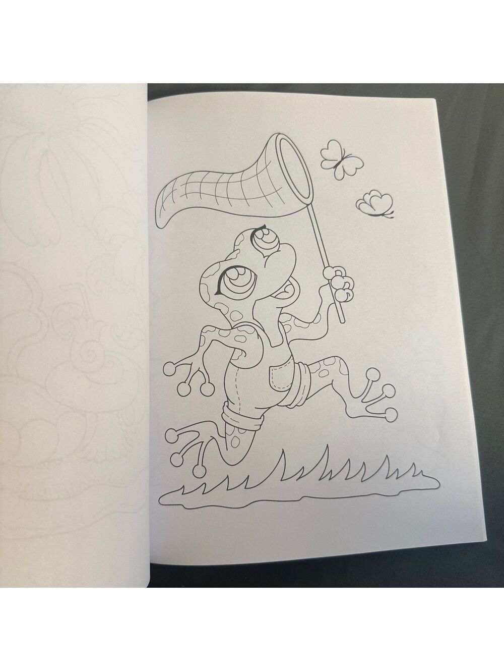 50 Vacation Miniarures Coloring Book - Picture 6 of 9